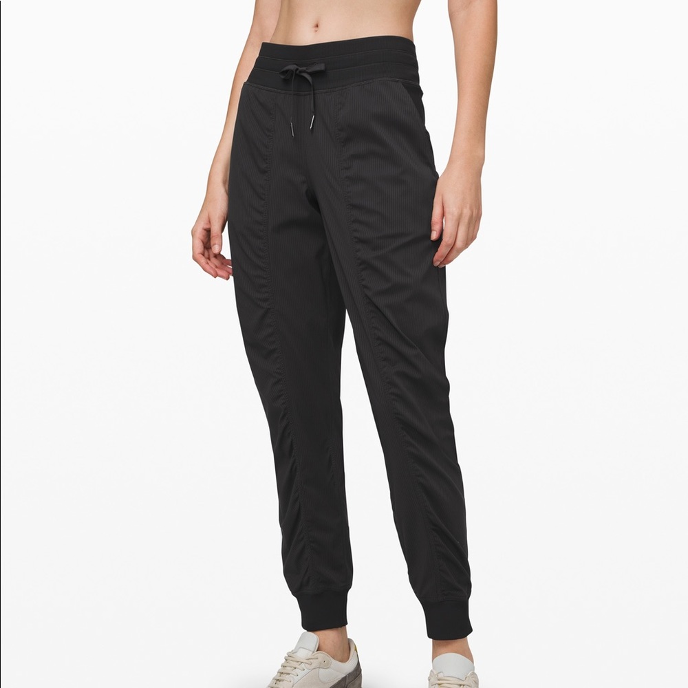 Lululemon Get Going Jogger !